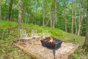 Property grounds - Private Lake/Beach Cabin w/Golf, Pool, Fire pit (Terra Alta)