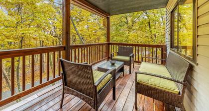 Private Lake/Beach Cabin w/Golf, Pool, Fire pit