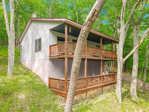 Exterior - Private Lake/Beach Cabin w/Golf, Pool, Fire pit (Terra Alta)
