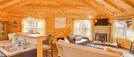 TV, fireplace, offices