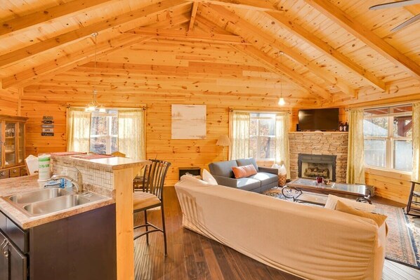 TV, fireplace, offices