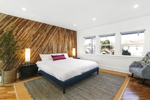 3 Schlafzimmer, Schreibtisch, Bügeleisen/Bügelbrett, Reisekinderbett