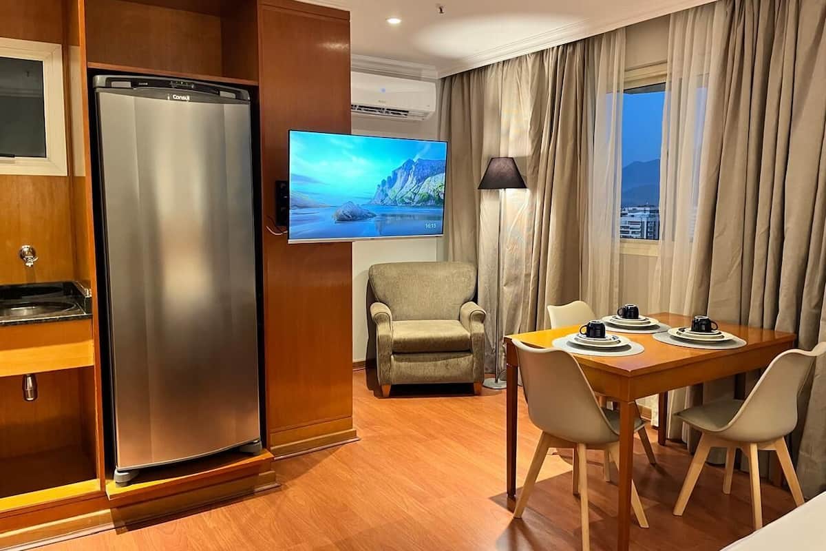 Superior Suite, Mountain View | 1 bedroom, in-room safe, blackout drapes, iron/ironing board