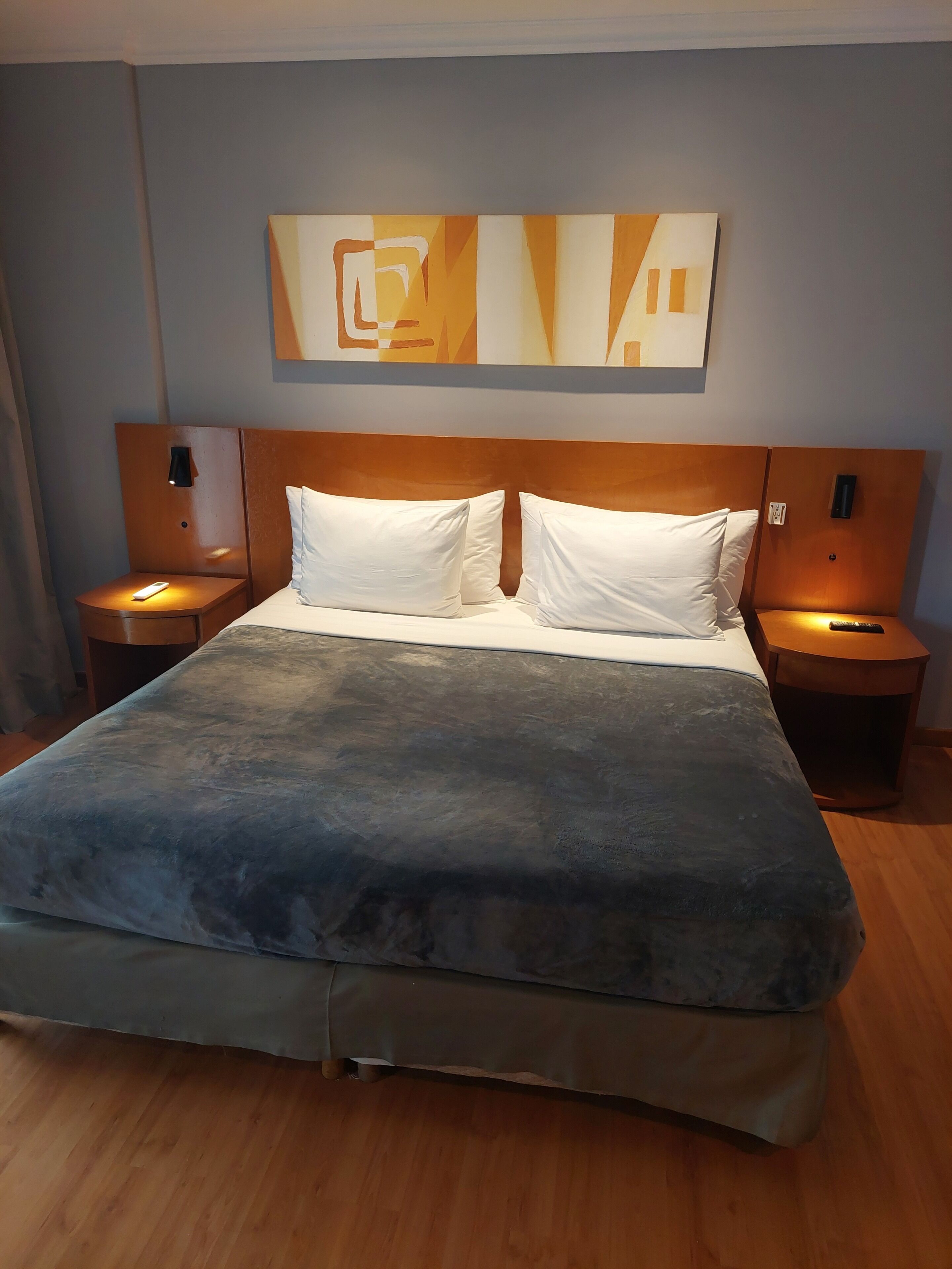 Standard Suite, 1 Queen Bed | 1 bedroom, in-room safe, blackout drapes, iron/ironing board