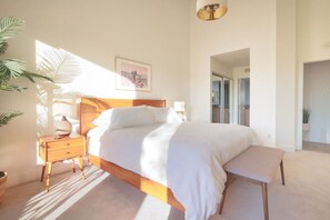 3 bedrooms, iron/ironing board, travel cot, WiFi