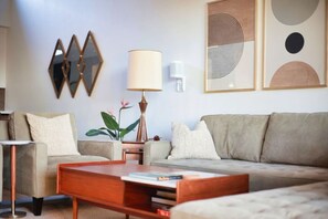 TV, fireplace, stereo