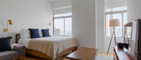 Iron/ironing board, WiFi, bed sheets