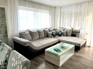 Télévision, chaîne hi-fi