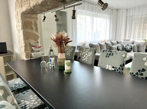 Dining - Refugium 2020 - The vacation apartment - 69 sqm with balcony, perfect for 4 people, max. 7 (Marienheide)