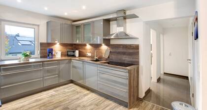 Apartment 'Lausebuche Im Sauerland' with Mountain View, Private Terrace and Wi-Fi