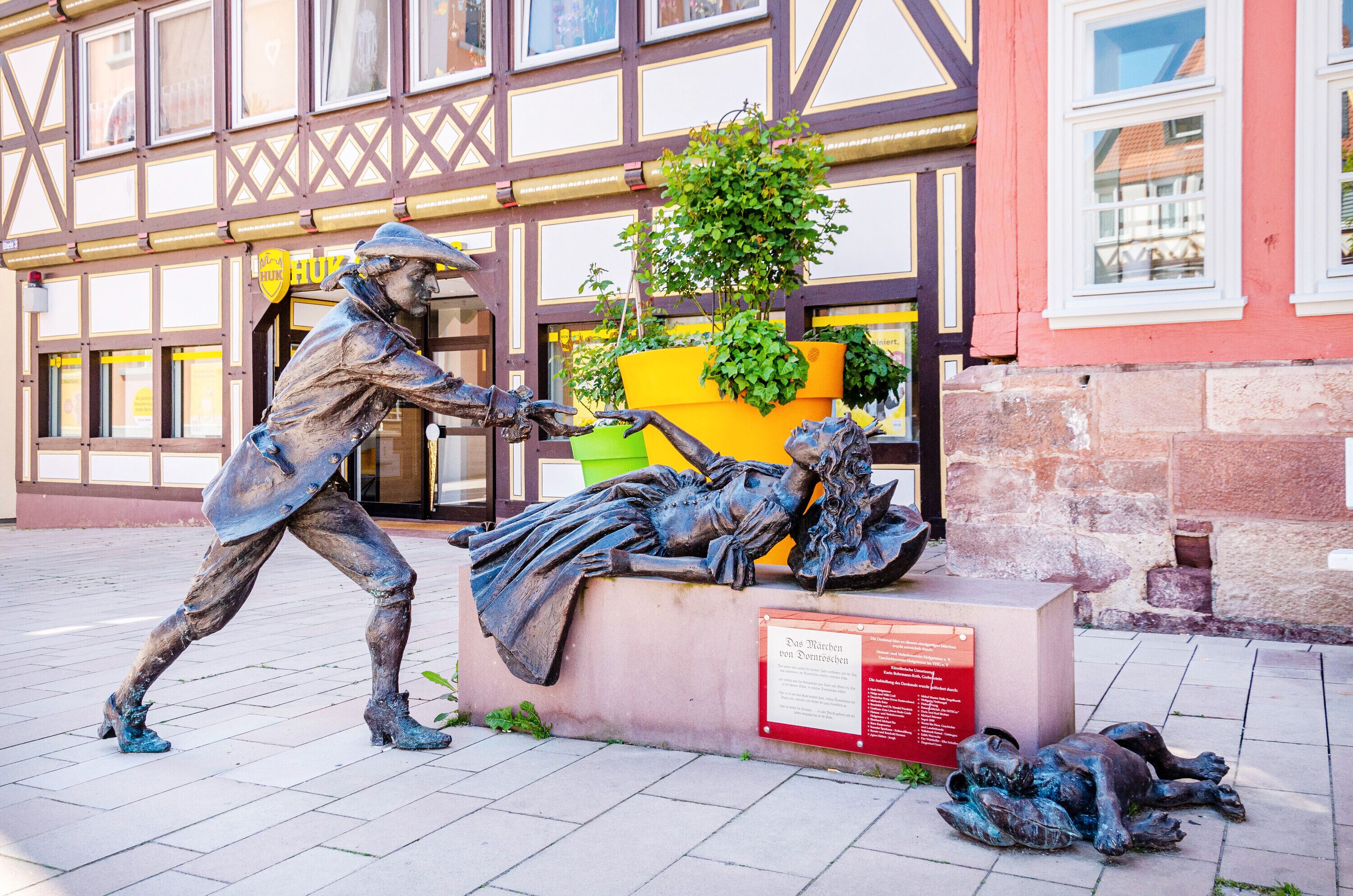 تفاصيل الفندق من الخارج