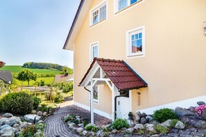 Exterior - Apartment 'Lavendel' with Private Terrace and Wi-Fi (Hofgeismar)