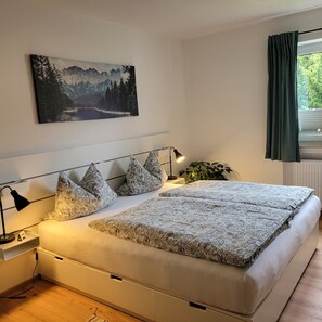 1 soverom, strykejern/-brett, wi-fi (inkludert) og sengetøy