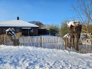 المنطقة المحيطة بالمنشأة