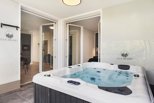 Ferienwohnung "Egge Resort 7e" mit Balkon, Whirpool und Sauna