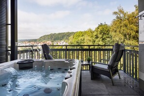 Baignoire à remous extérieure