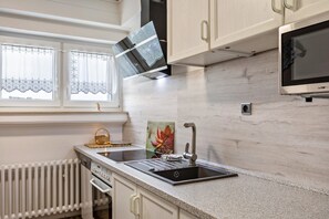 Fridge, microwave, oven, stovetop