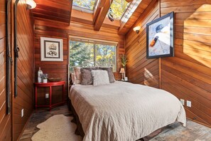 3 soverom, strykejern/-brett, wi-fi (inkludert) og sengetøy