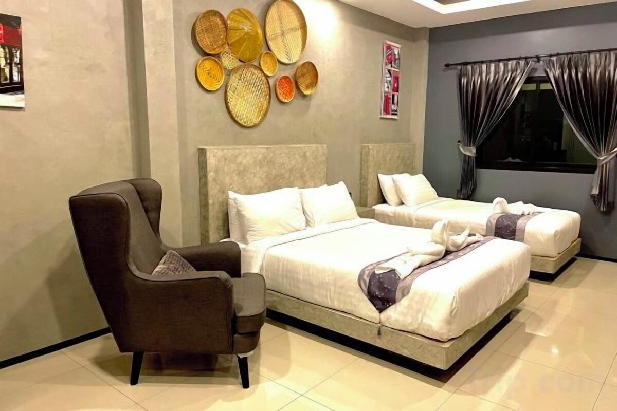 Cofres nos quartos, Wi-Fi de cortesia, roupa de cama