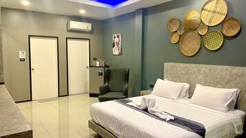 Caja de seguridad en la habitación, wifi gratis y ropa de cama