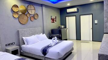 In-room safe, free WiFi, bed sheets
