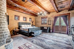 5 soverom, strykejern/-brett, wi-fi (inkludert) og sengetøy