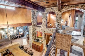 Dining - Casa de las Cruces: Mountain Retreat with Pool sleeps 10 near Scottsdale - Cave Creek (Cave Creek)