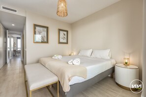 3 habitaciones, caja de seguridad en la habitación y escritorio 