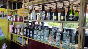 Alimentos y bebidas