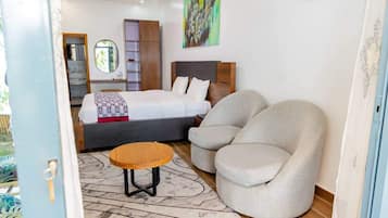 Executive Double Room | In-room dining