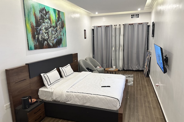 Dobbeltrom – executive | Memory foam-senger, skrivebord og skrivebord for bærbar PC
