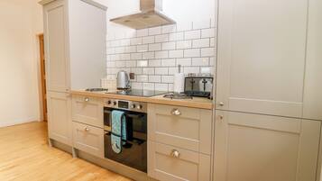 Fridge, dishwasher, electric kettle, toaster