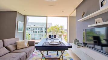 電視、電子遊戲、書籍、音響