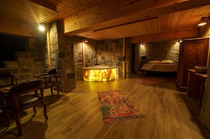 Rom – comfort, 1 queensize-seng, hageutsikt | 1 soverom og wi-fi (inkludert)