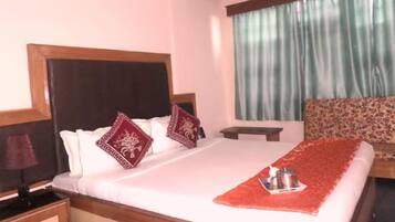 Executive Double Room | Free WiFi, bed sheets