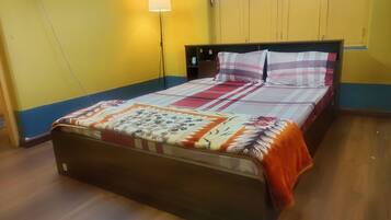 2 bedrooms, WiFi, bed sheets