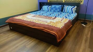 2 bedrooms, WiFi, bed sheets