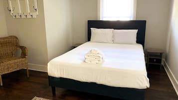 2 bedrooms, desk, iron/ironing board, free WiFi