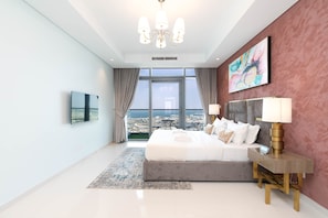Panoramic Apartment | 3 bedrooms, in-room safe, individually decorated, individually furnished - Lux BnB Paramount Midtown I Ocean View (Dubai)