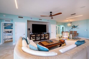 Smart TV, video games, foosball, table tennis - Mariners Club 316 Oceanfront Condo, Private Gym, Epic Amenities, Pickleball (Key Largo)