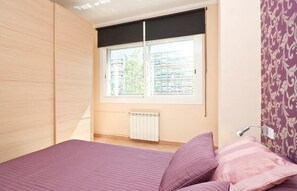 3 slaapkamers, een strijkplank/strijkijzer, wifi, beddengoed