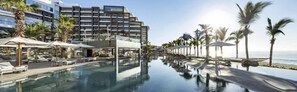 8 outdoor pools