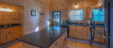 Frigorífic, placa de cuina i cafetera i tetera