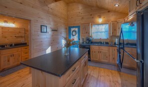 Réfrigérateur, plaque de cuisson, cafetière/bouilloire