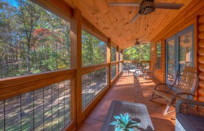 Terrace/patio - Your Escape Awaits! King Bed & Dog Yard for the pups! (Murphy)