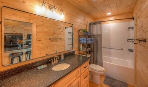 Asciugacapelli, bidet, asciugamani, sapone