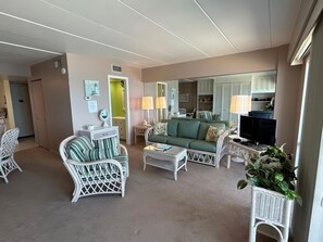 TV - OCEAN FRONT CONDO.  ENJOY YOUR MORNING COFFEE SITTING ON YOUR PRIVATE BALCONY WATCHING THE SUNRISE. (Rehoboth Beach)