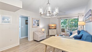 Apartment, 2 Schlafzimmer | Wohnbereich