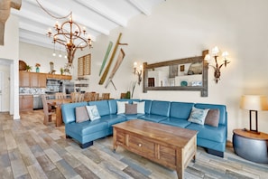 Condo, 4 Bedrooms | Living area