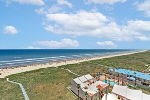Condo, 4 Bedrooms | Property grounds